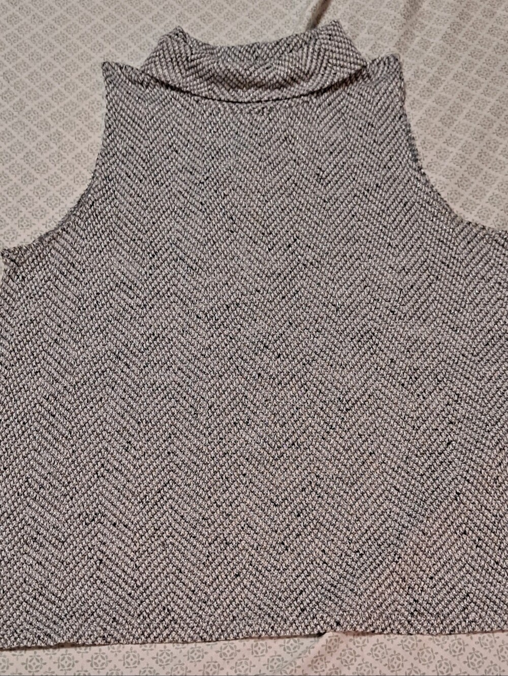 Chenault Sleeveless Mock Neck Knit Top - Black & White Sz XL